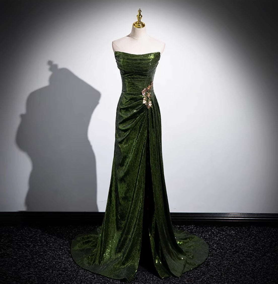 Haute Essence Couture: Emerald Reverie – Emerald Green