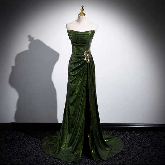 Haute Essence Couture: Emerald Reverie – Emerald Green